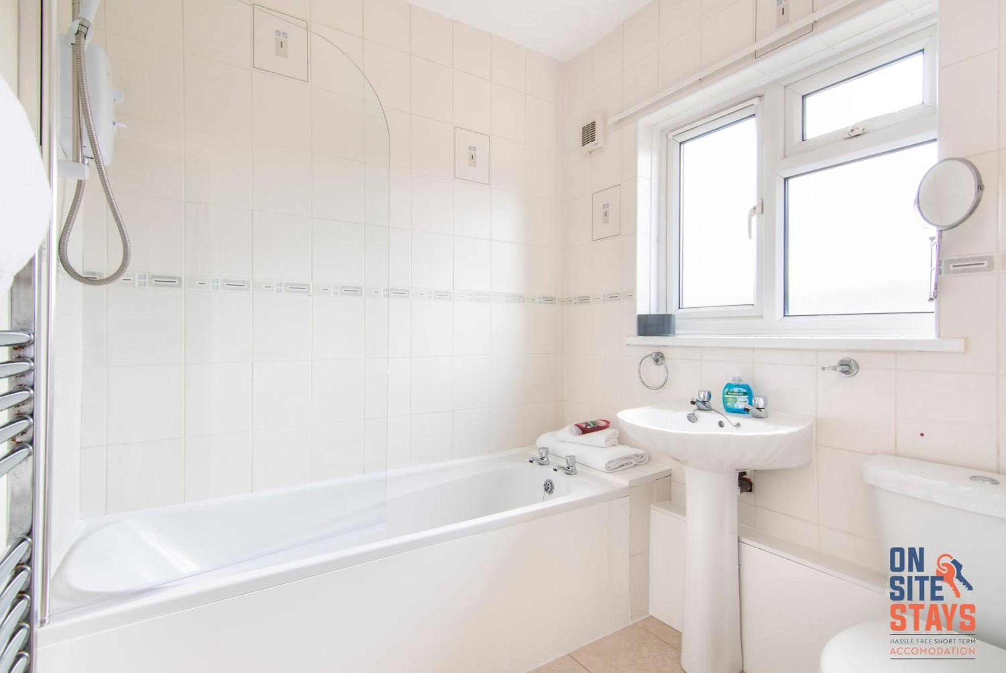 Onsitestays - Cosy 2-Bedroom Apartment With Private Entrance & Long Stay Prices Gravesend Exterior foto